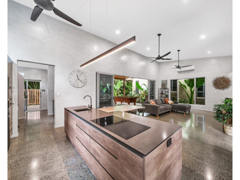 19 Mission Cir, Wongaling Beach QLD 4852