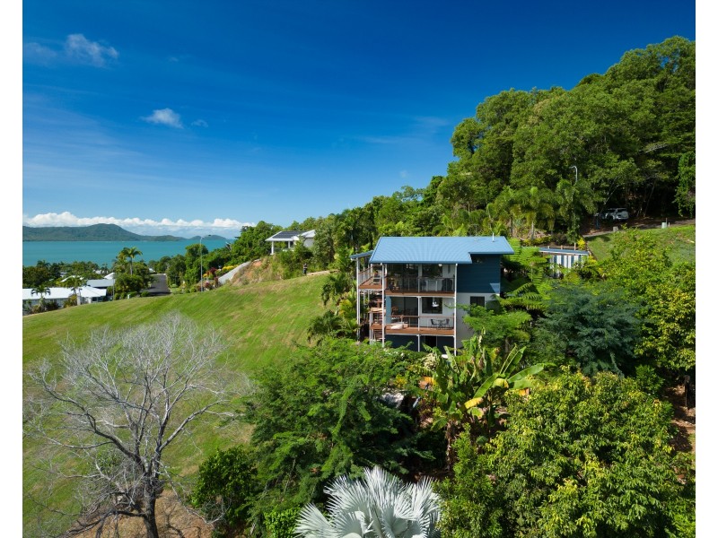 32 Campbell Tce, South Mission Beach QLD 4852