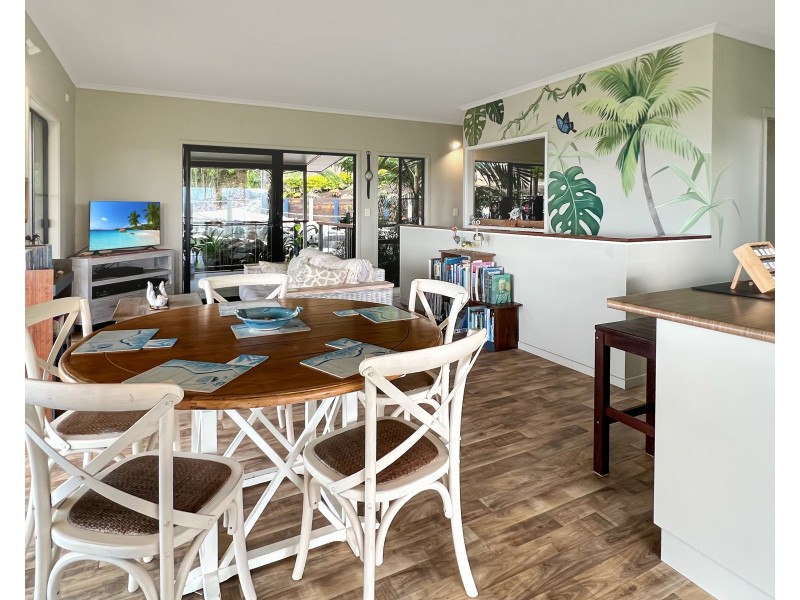 32 Campbell Tce, South Mission Beach QLD 4852