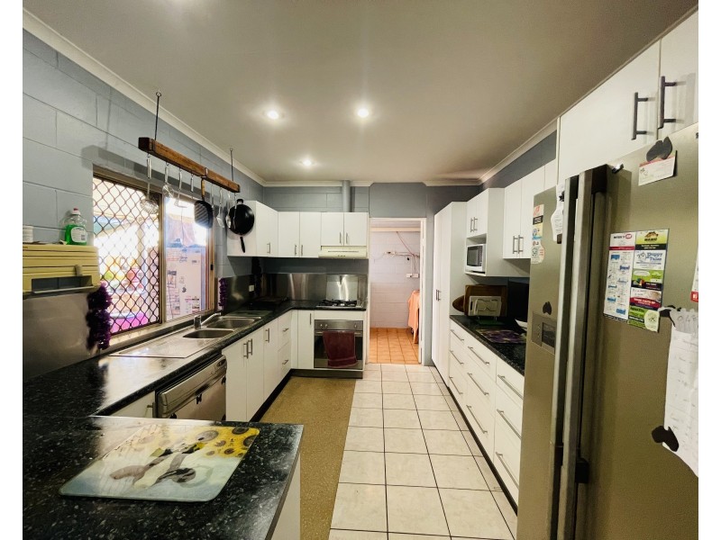 5 Jessie Lane, South Mission Beach QLD 4852