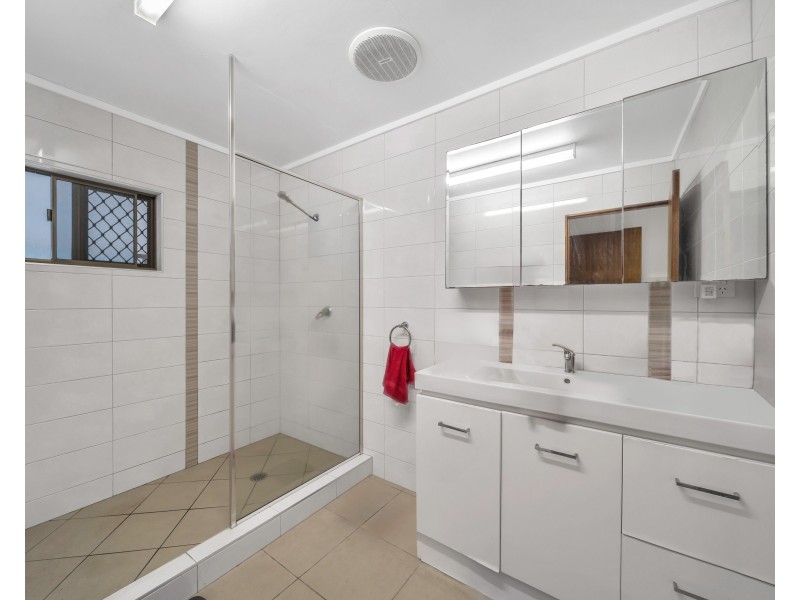 20 Bryant St, Tully QLD 4854