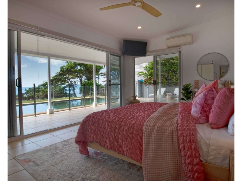 21 Mitchell Street, South Mission Beach QLD 4852
