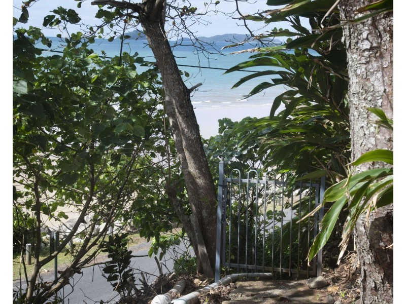 21 Mitchell Street, South Mission Beach QLD 4852