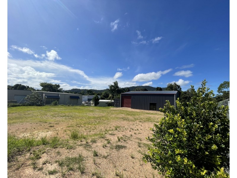 17 Shepherd Cl, Mission Beach QLD 4852