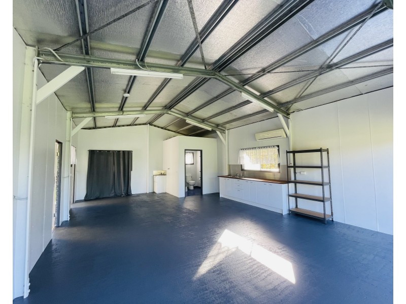 8 Albert St, Silkwood QLD 4856