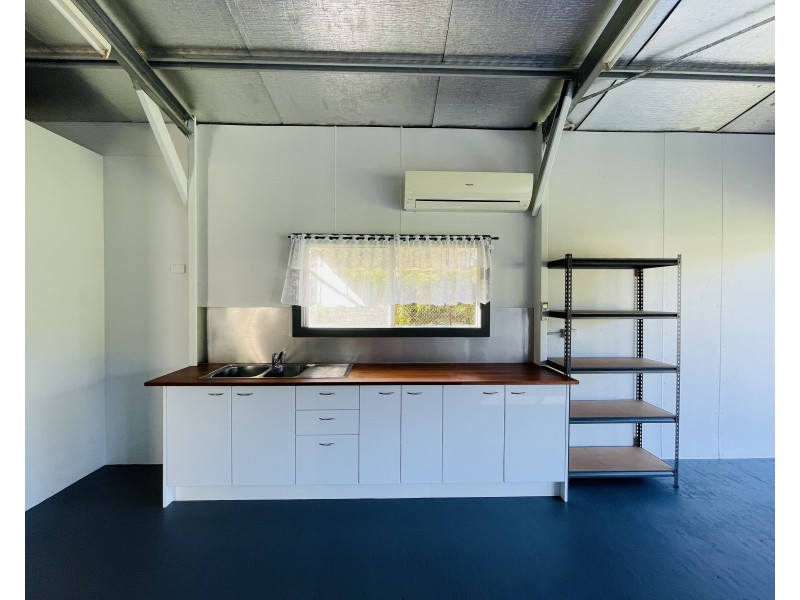 8 Albert St, Silkwood QLD 4856