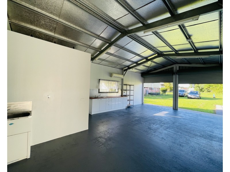 8 Albert St, Silkwood QLD 4856