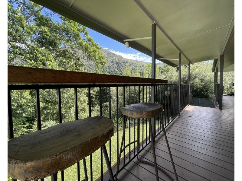 7 Kirk St, Tully QLD 4854