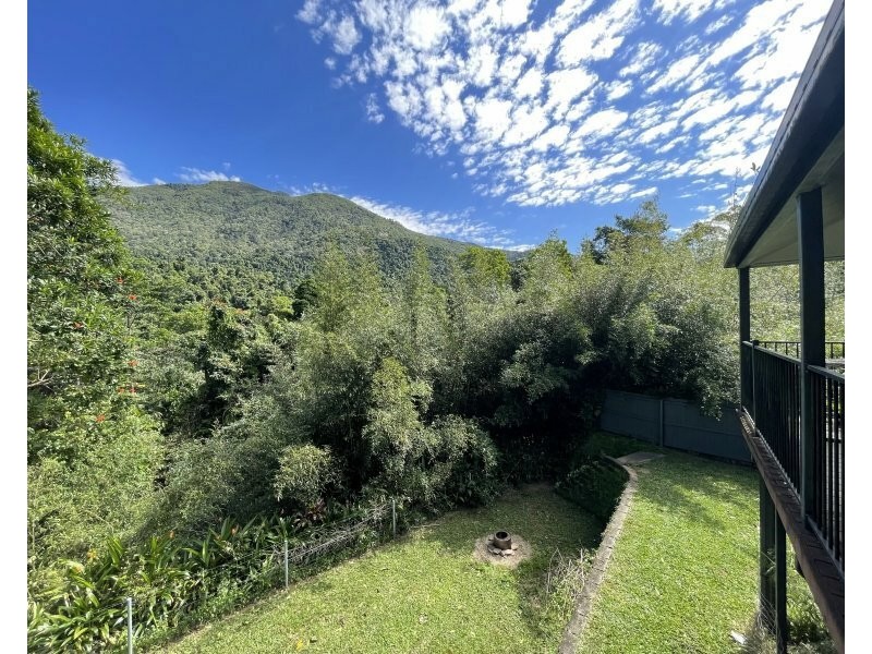 7 Kirk St, Tully QLD 4854