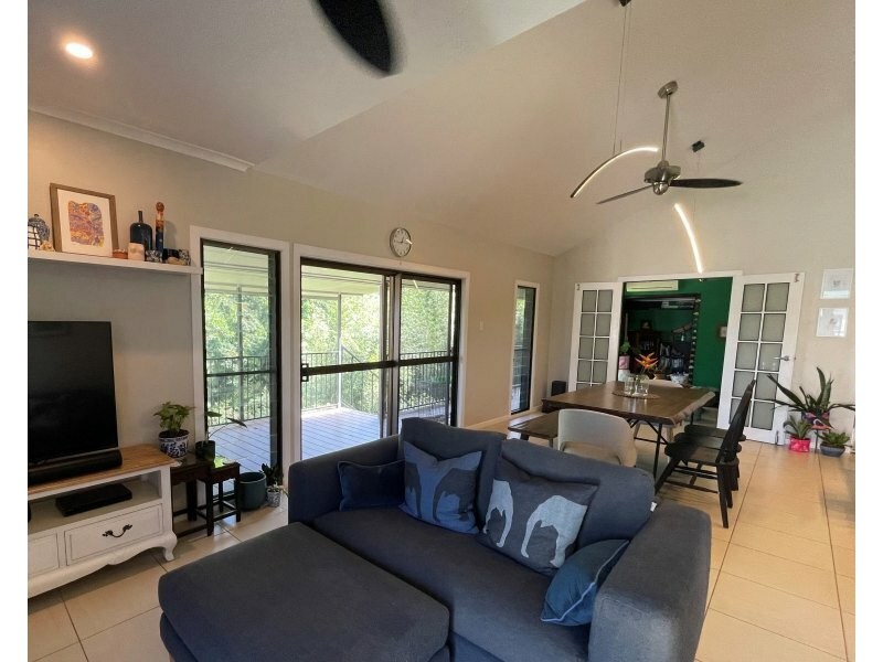 7 Kirk St, Tully QLD 4854