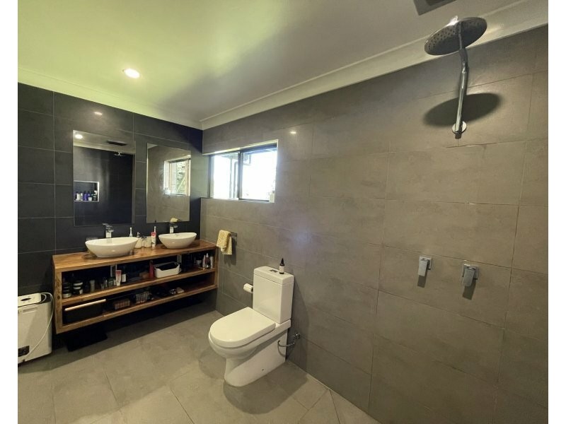 7 Kirk St, Tully QLD 4854