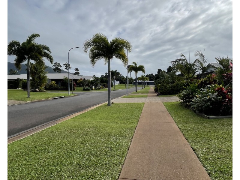 6 Nautilus St, Mission Beach QLD 4852