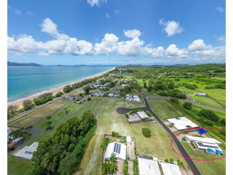 9 Shore St, Wongaling Beach QLD 4852