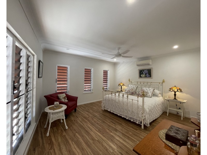 9 Shore St, Wongaling Beach QLD 4852