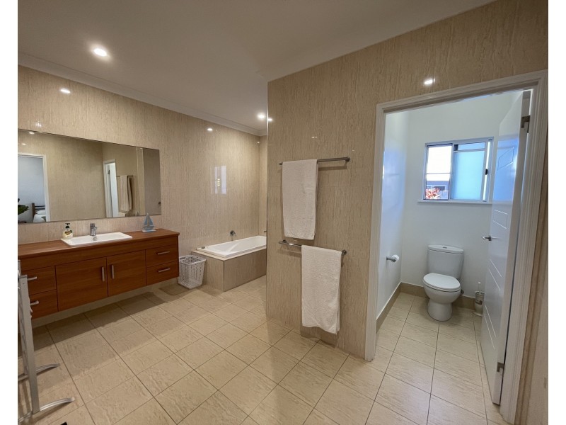 9 Shore St, Wongaling Beach QLD 4852