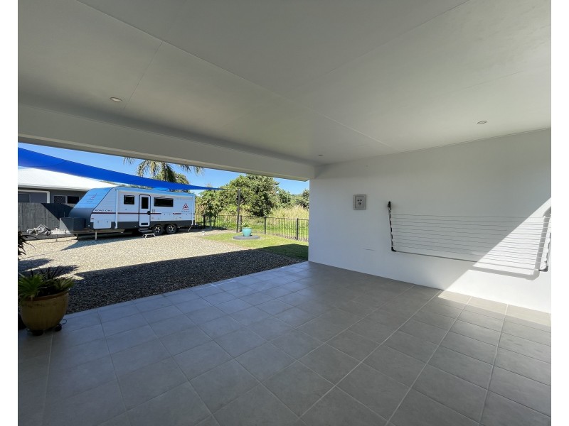 9 Shore St, Wongaling Beach QLD 4852