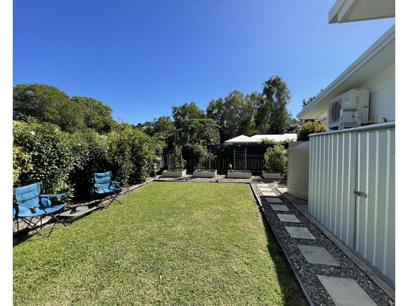 9 Shore St, Wongaling Beach QLD 4852