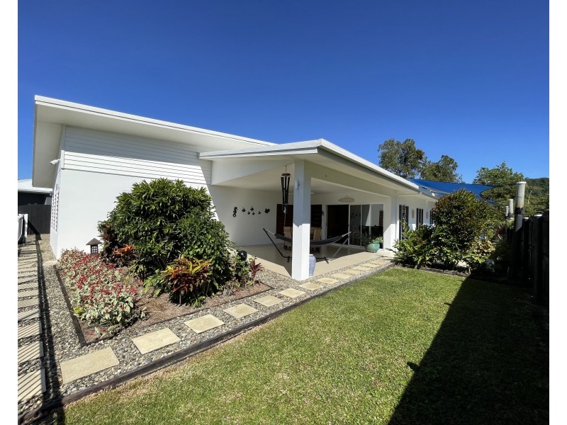 9 Shore St, Wongaling Beach QLD 4852