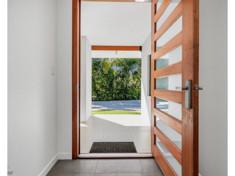 5 Cove Ct, Wongaling Beach QLD 4852