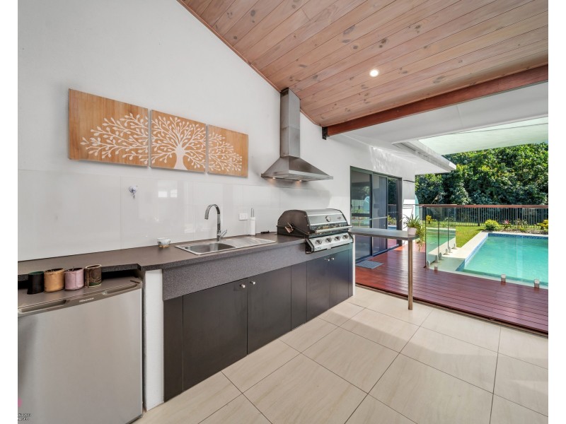 5 Cove Ct, Wongaling Beach QLD 4852