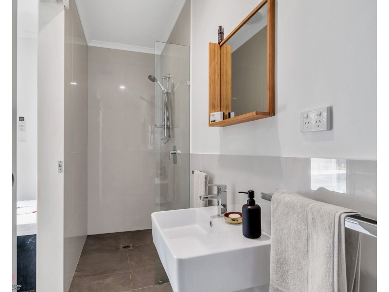 5 Cove Ct, Wongaling Beach QLD 4852