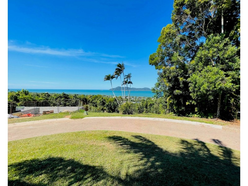 2/23 The Boulevard, South Mission Beach QLD 4852