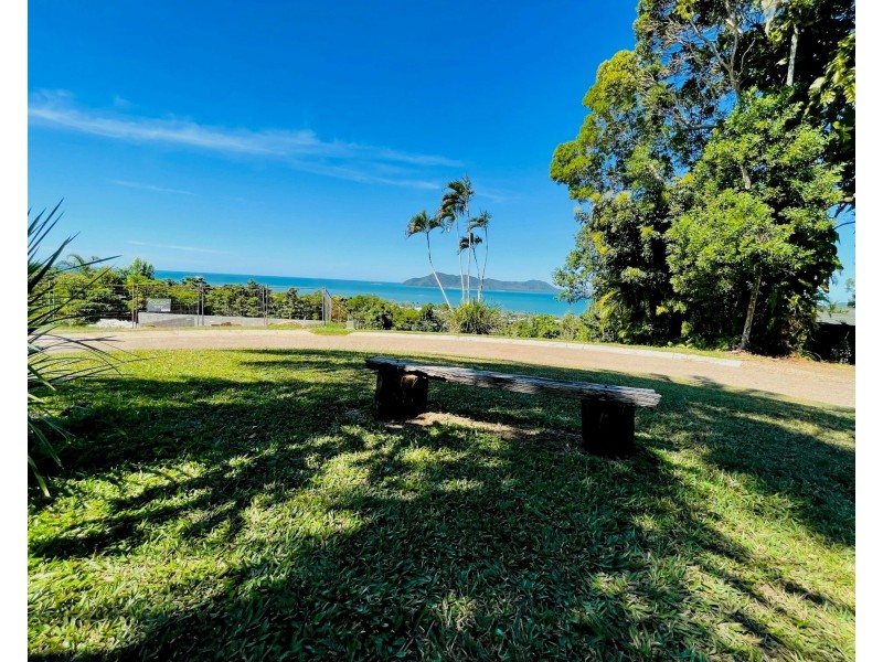 2/23 The Boulevard, South Mission Beach QLD 4852