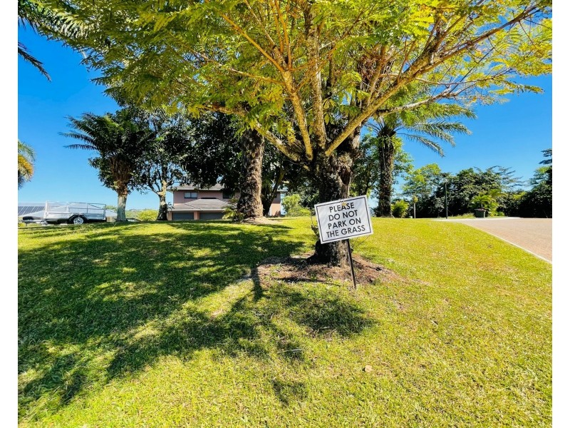 2/23 The Boulevard, South Mission Beach QLD 4852