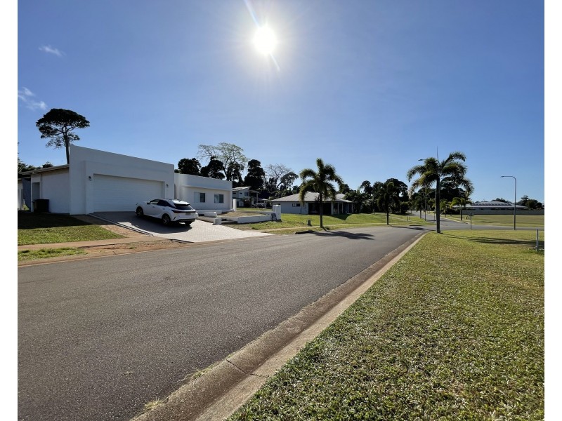 15 Nautilus Street, Mission Beach QLD 4852
