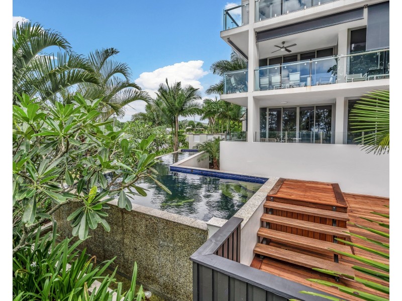 2/2 Donkin Lane, Mission Beach QLD 4852