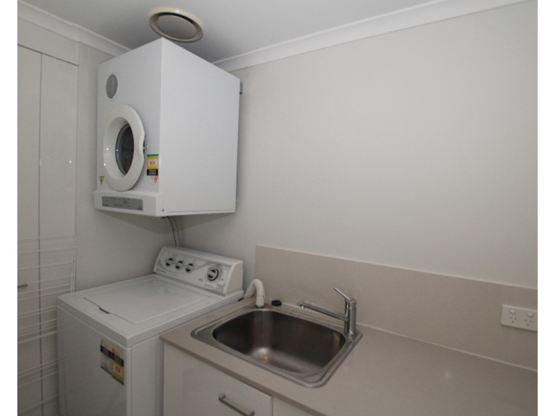 2/2 Donkin Lane, Mission Beach QLD 4852