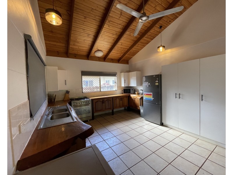 6 Yamala Cl, Mission Beach QLD 4852