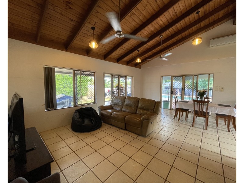 6 Yamala Cl, Mission Beach QLD 4852