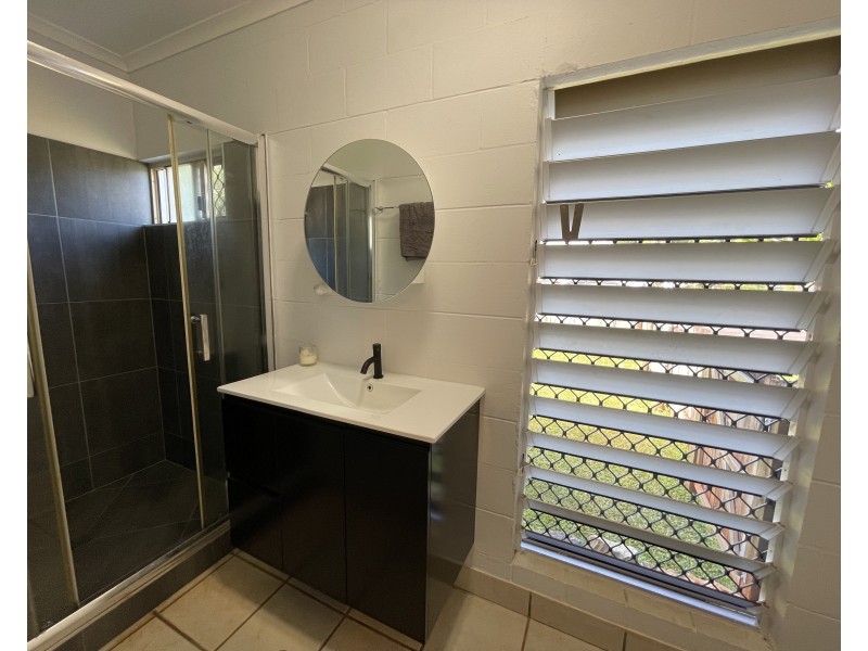 6 Yamala Cl, Mission Beach QLD 4852