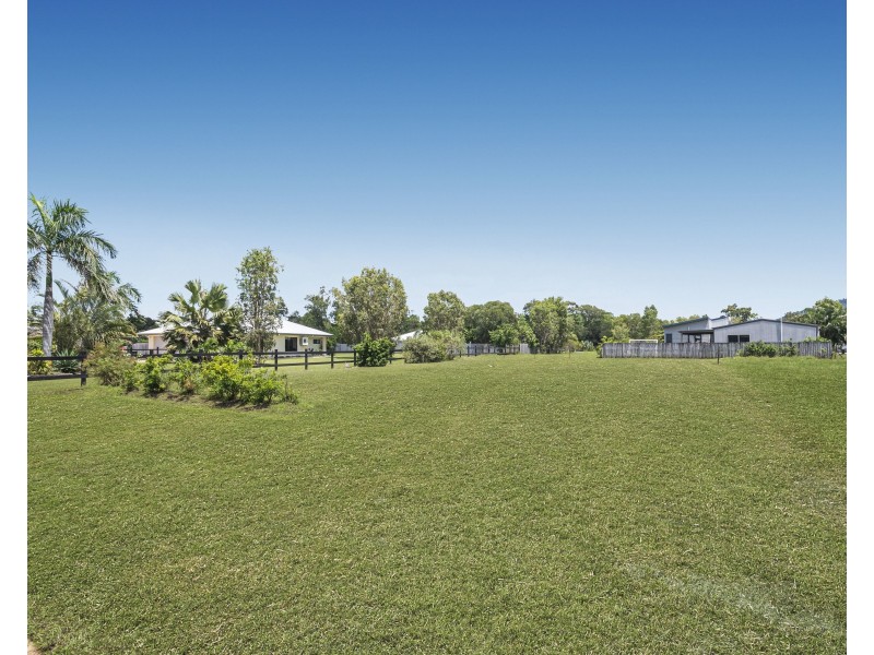 50 Midshipman Street, South Mission Beach QLD 4852