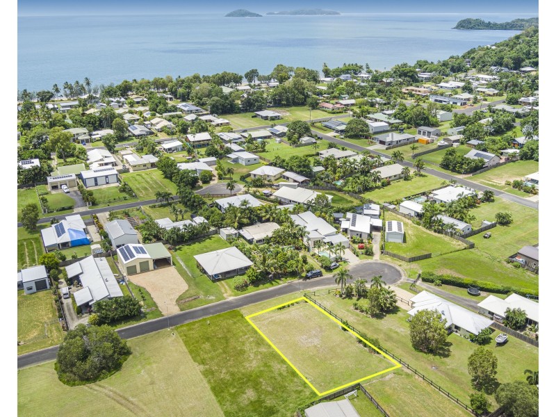 50 Midshipman Street, South Mission Beach QLD 4852