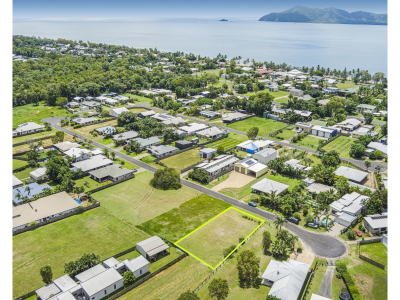 50 Midshipman Street, South Mission Beach QLD 4852