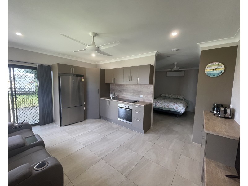 13 Rise Cres, Mission Beach QLD 4852