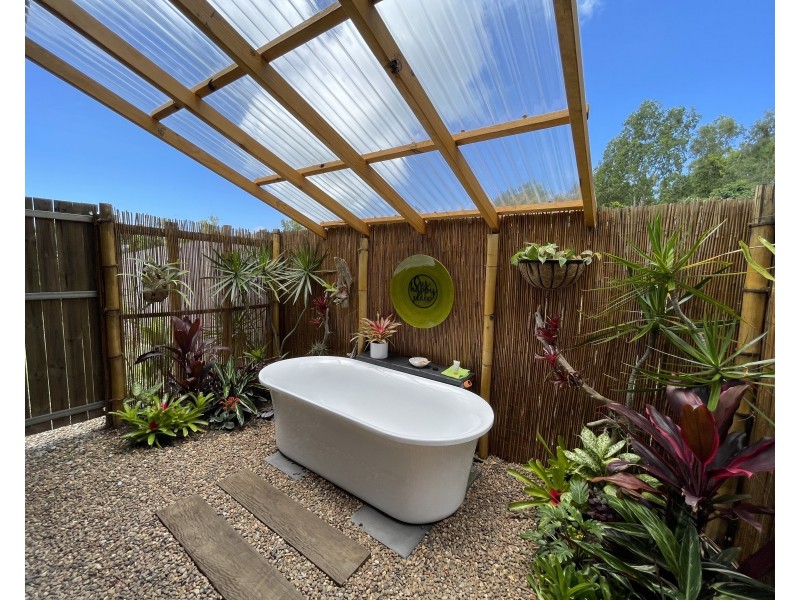 18 Nivosa Ct, Mission Beach QLD 4852
