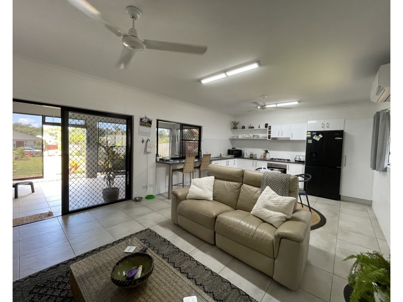 18 Nivosa Ct, Mission Beach QLD 4852