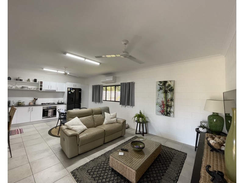 18 Nivosa Ct, Mission Beach QLD 4852
