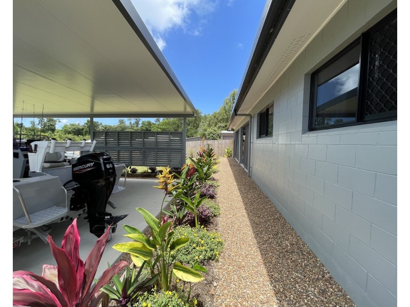 18 Nivosa Ct, Mission Beach QLD 4852