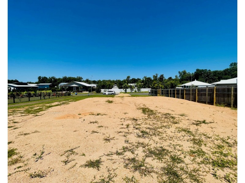 20 Nivosa Ct, Mission Beach QLD 4852