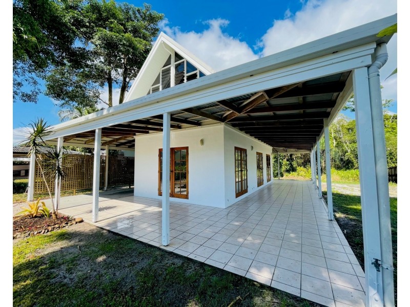 75 Holland St, Wongaling Beach QLD 4852