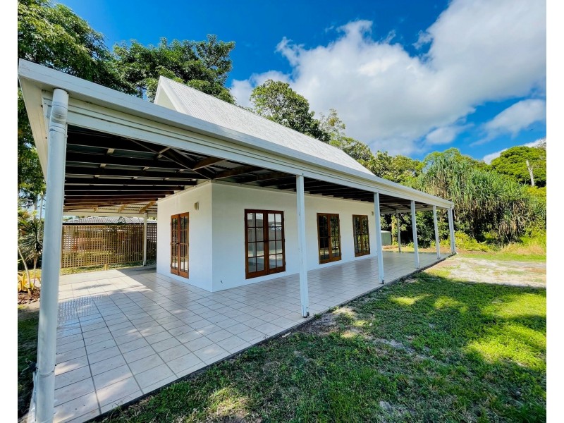 75 Holland St, Wongaling Beach QLD 4852