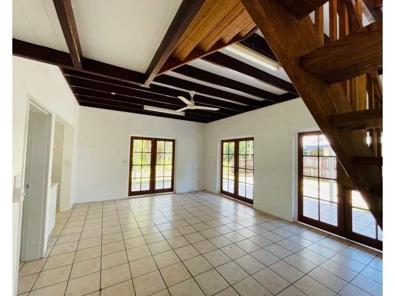 75 Holland St, Wongaling Beach QLD 4852