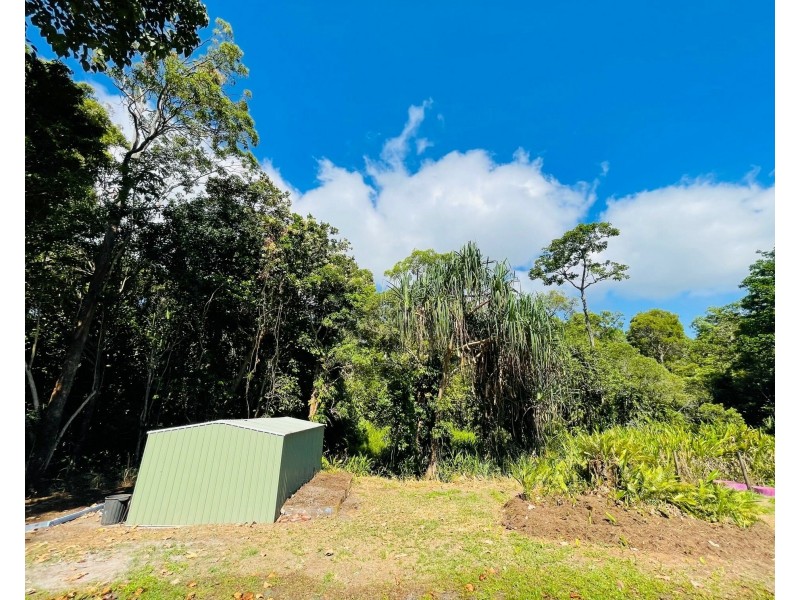 75 Holland St, Wongaling Beach QLD 4852