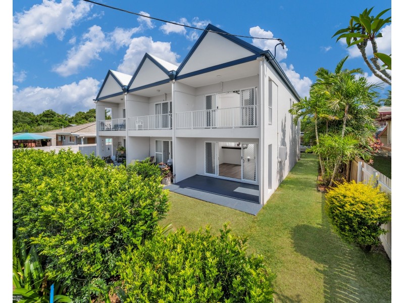 Unit 3/4 Hilliar St, Wongaling Beach QLD 4852
