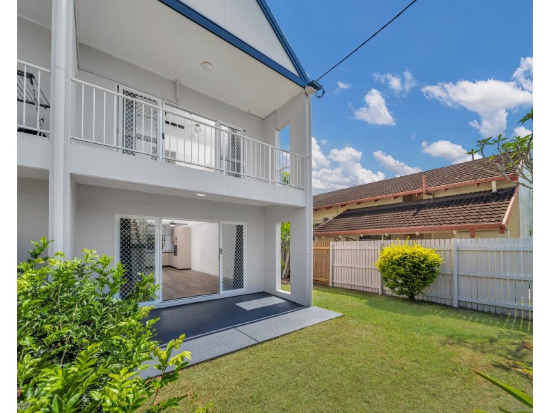 Unit 3/4 Hilliar St, Wongaling Beach QLD 4852