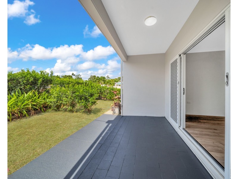 Unit 3/4 Hilliar St, Wongaling Beach QLD 4852